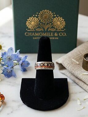NWT -Retro Daisy & Heart Resin Stainless Steel Ring Black